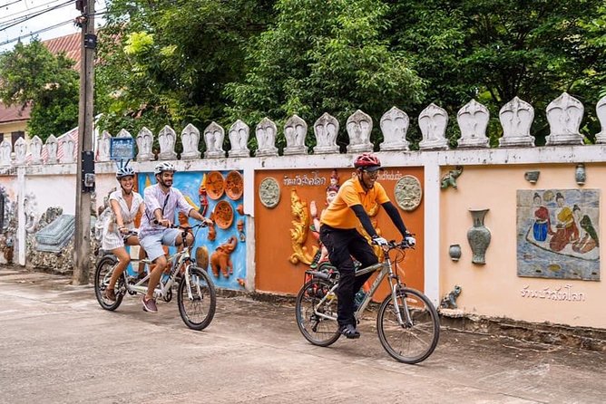 Full Day Cycling tour to Sukhothai Historical Park - Bikes, food, and the practical side of the day