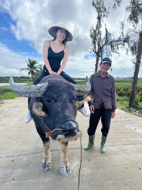 Funny day cycling, Buffalo riding and Basket boat - What the 210-minute schedule feels like