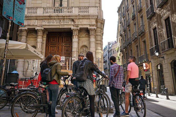 Gaudi UNESCO Highlights Small Group Bike Tour - Why a bike works so well in Barcelona