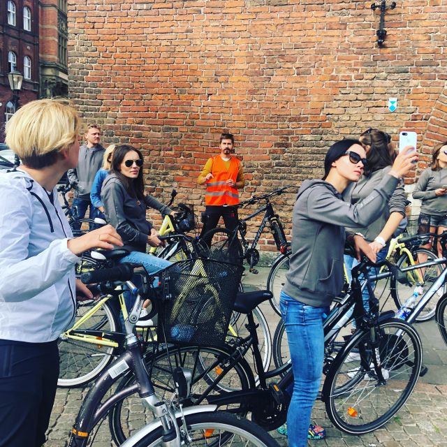 Gdańsk: Highlights Bike Tour - Ołowianka and the waterfront pause