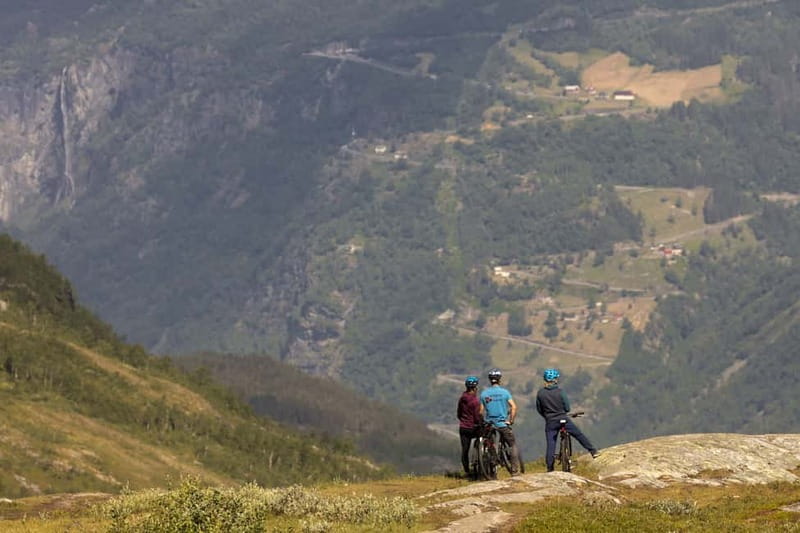 Geiranger Fjord: Downhill Self-Guided Bike Tour - Starting above Geiranger at Djupvatnet Lake