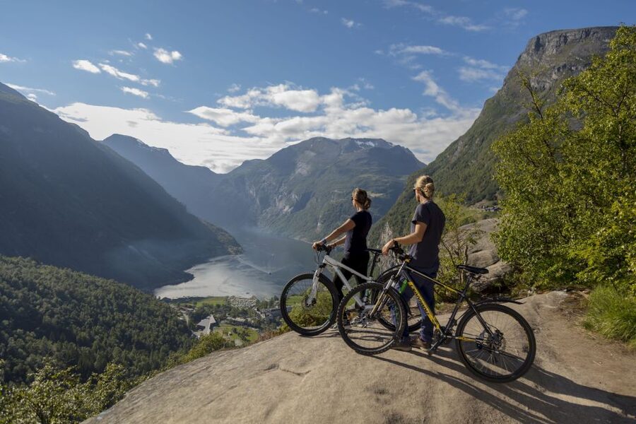 Geiranger Fjord: Downhill Self-Guided Bike Tour - How the three hours are used