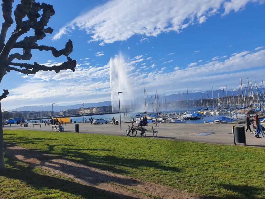 Geneva: United Nations, Old Town and Lake E-Bike Tour - Guide quality and the small-group difference