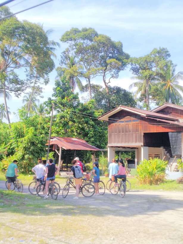 George Town, Penang: Malay Countryside Cycling - Coffee, snacks and a family goat farm