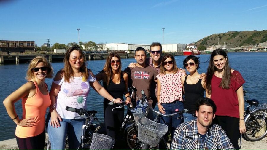 Getxo Seaside E-bike Tour: From Industrial Bilbao to the Sea - Algorta’s old fishing harbour