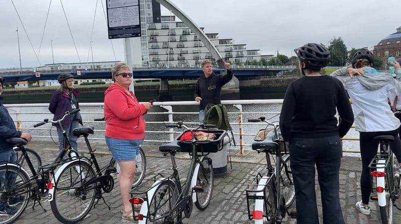 Glasgow: City Highlights Guided Bike Tour - The guides make or break the experience
