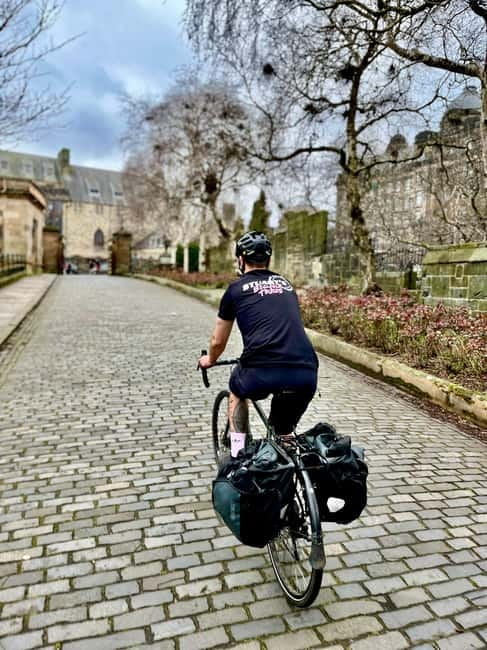 Glasgow: The Essential Glasgow Bike & E Bike Tour - University of Glasgow and Kelvingrove