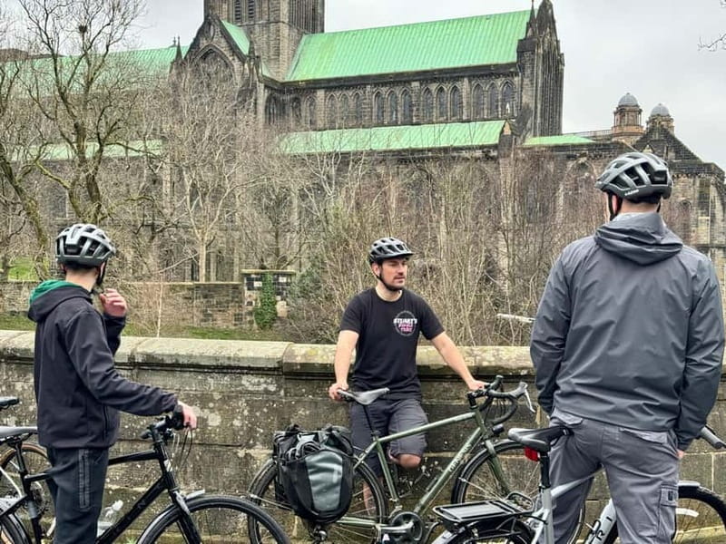 Glasgow: The Essential Glasgow Bike & E Bike Tour - Stuart’s guiding style and group size