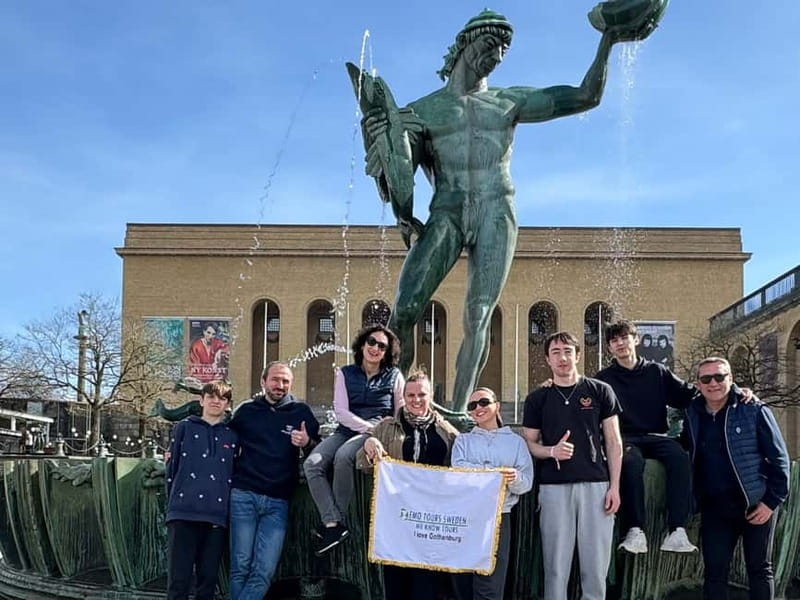 Gothenburg: City Highlights Bike Tour with Transfer - Gustav Adolf Square and Eighteenth-Century Gothenburg