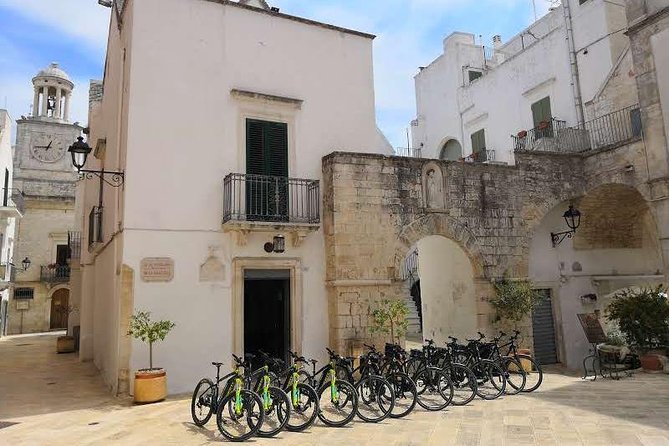 GPS tour with E-Bike on cycleroute of acqueduct Pugliese with wine tasting directly in vineyards - Key points at a glance