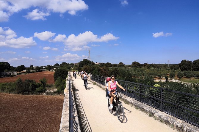 GPS tour with E-Bike on cycleroute of acqueduct Pugliese with wine tasting directly in vineyards - Private format, guides, and the level of commentary