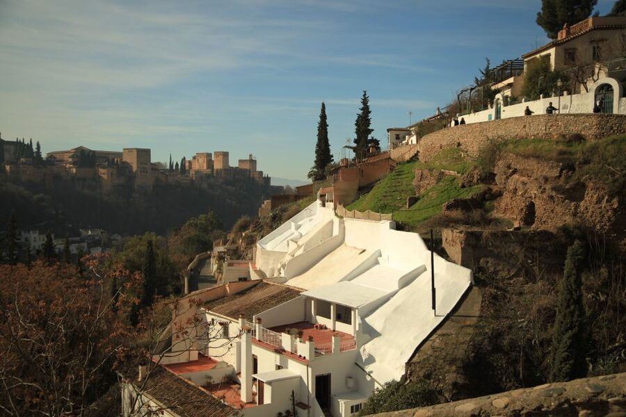 Granada: Albaicin and Sacromonte E-Bike Tour - How strong are the guides?