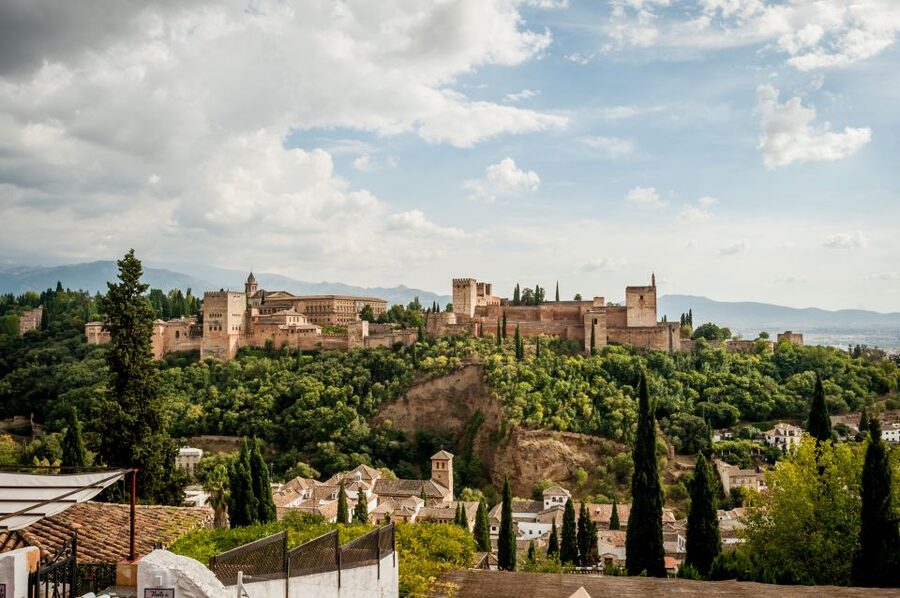 Granada: E-Bike Tour and Fast-Track Alhambra Ticket - Riding through the Albaicín’s Moorish lanes
