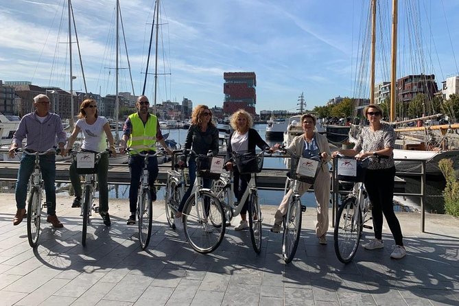 Guided Bike Tour: 2 Hours Highlights of Antwerp - The guides make the short route work