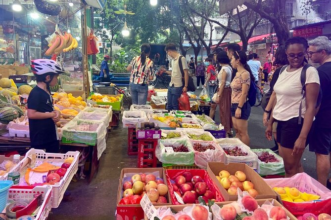 Guided Cycle Tour of Guangzhou - People’s Park and everyday local life