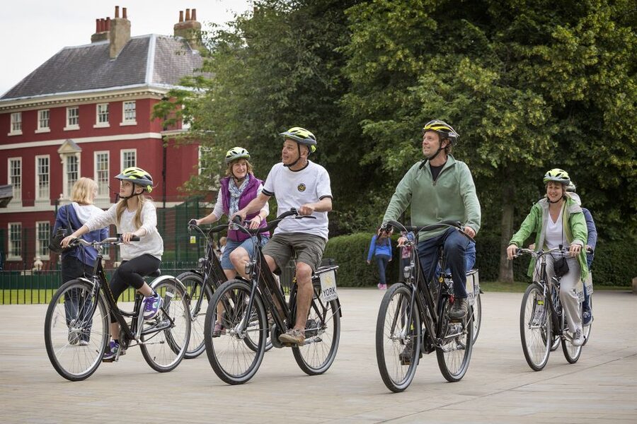 Guided Cycling Tour of York - The first stretch: getting comfortable on two wheels
