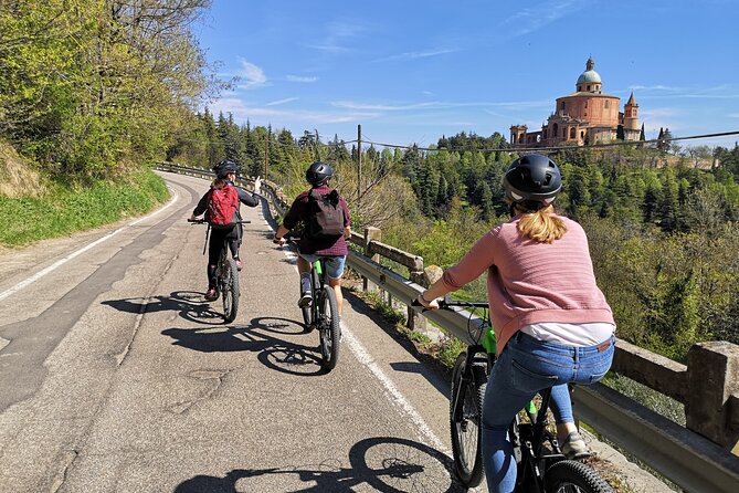 Guided E-bike Tour in Bologna with aperitif - Key points before you book