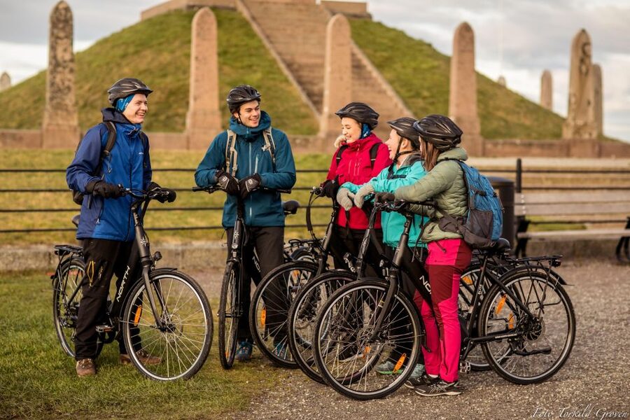 Guided E-Bike Tour in Haugesund: city, vikings, Rising Tides - Guide quality and group size