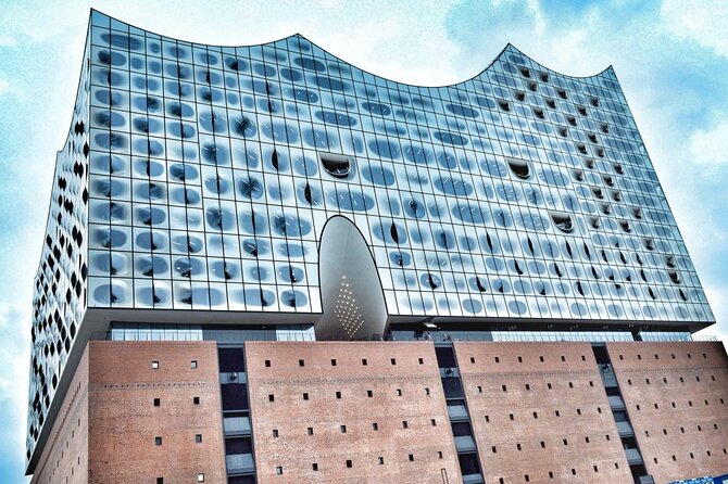 Guided Hamburg City Bike Tour - Key points at a glance