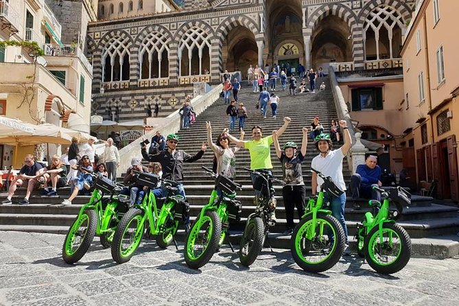 Guided tour of Naples by FAT electric bike - Food, water, and the small comforts