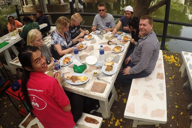 Half-Day Bangkok Bike Tour Including Lunch - Bangkok Noi canals put you close to the water