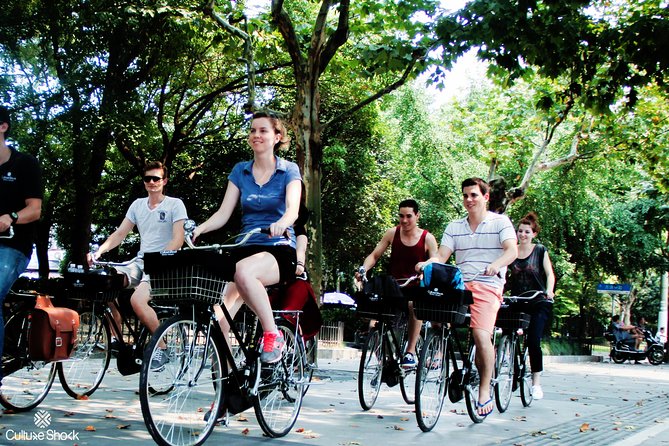 Half-Day Bike Tour of Shanghai Old Town with Food Tasting - Why a bicycle works so well in Old Shanghai