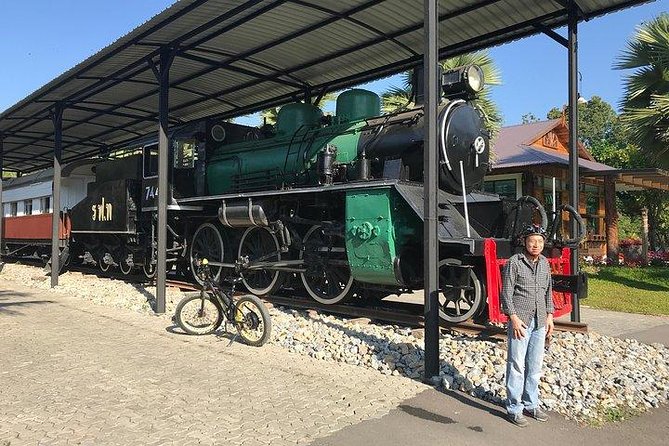 Half-day E-bike Nam Phrae (hilly, fully paved roads, GUIDED) - The guides and the small-group advantage