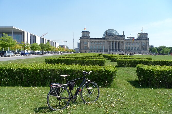 Half-Day Guided Bike Tour of Central Berlin's Highlights - Brandenburg Gate and the old power route