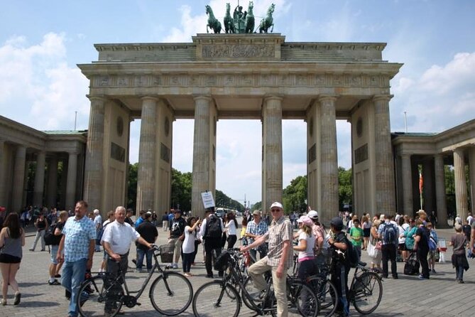 Half-Day Guided Bike Tour of Central Berlin's Highlights - Friedrichstadt-Palast and central Berlin’s changing face