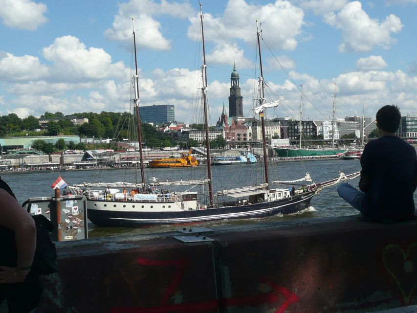 Hamburg: Bike Tour of the Speicherstadt & Old Harbor - Five details that shape the ride