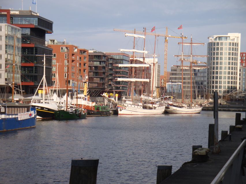 Hamburg Harbor: 3.5-Hour Guided Tour by Bike - Crossing the Elbe from Baackenhöft