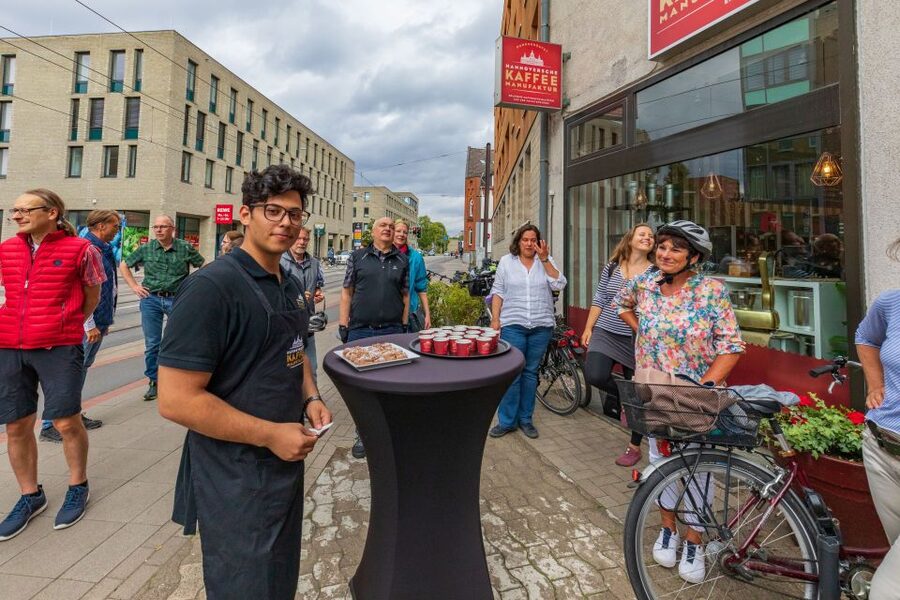 Hannover: Guided Bike Tour for Foodies with Tastings - Old Town closes the city loop