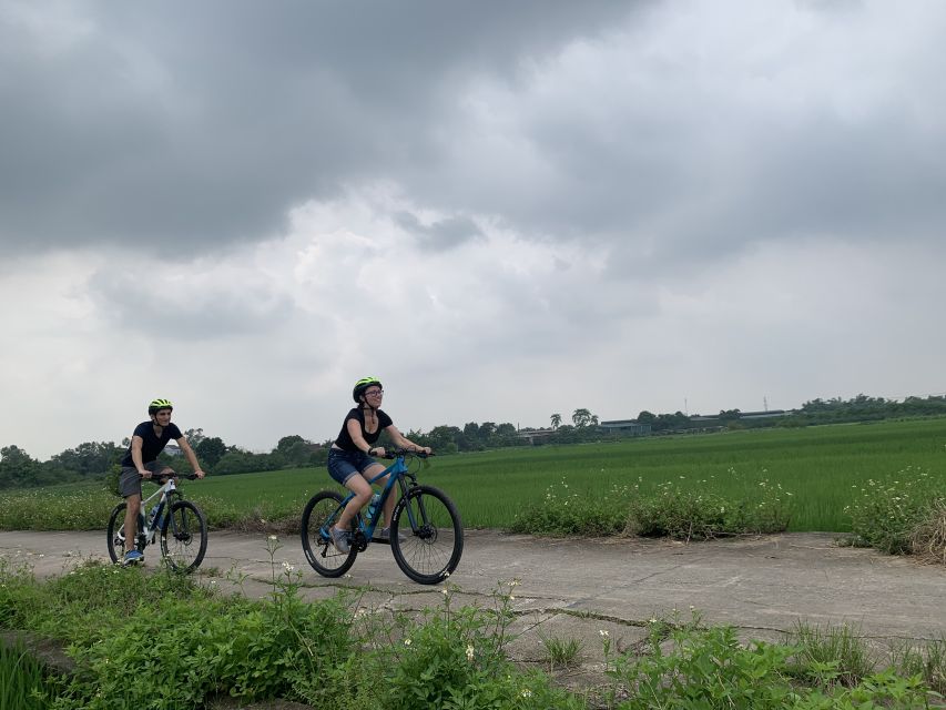 Hanoi: Bike Tour Through Hidden Gems and Banana Island - How hard is the cycling?