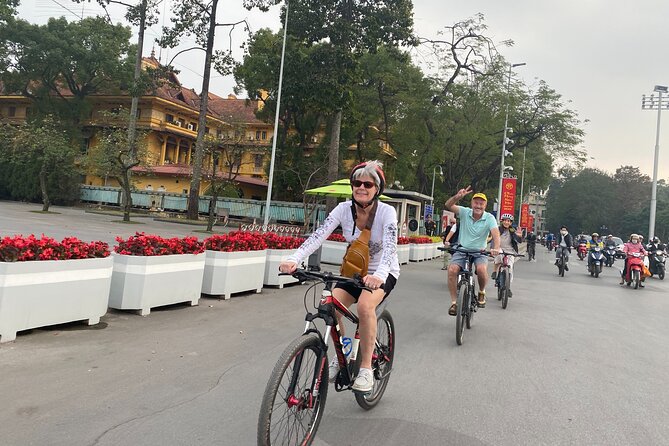 Hanoi City Bike Tour through Banana Island & Food Tasting - Hanoi’s railway tracks and café-lined route
