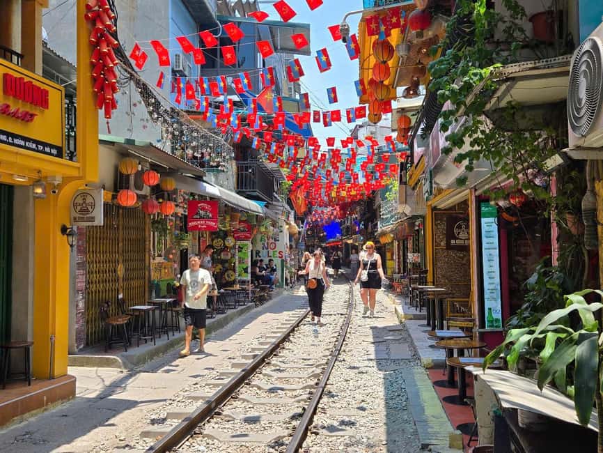 Hanoi City Tours With Small Groups (By Bus/Jeep Car/Cycling) - Hoa Lo Prison and Vietnam’s difficult past