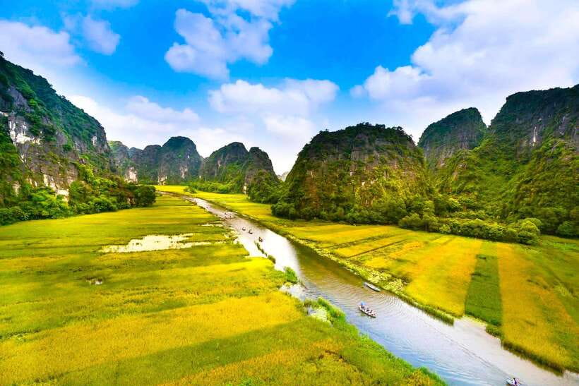 Hanoi: Ninh Binh, Tam Coc, Mua Cave & Hoa Lu with cycling - Tam Coc by rowboat
