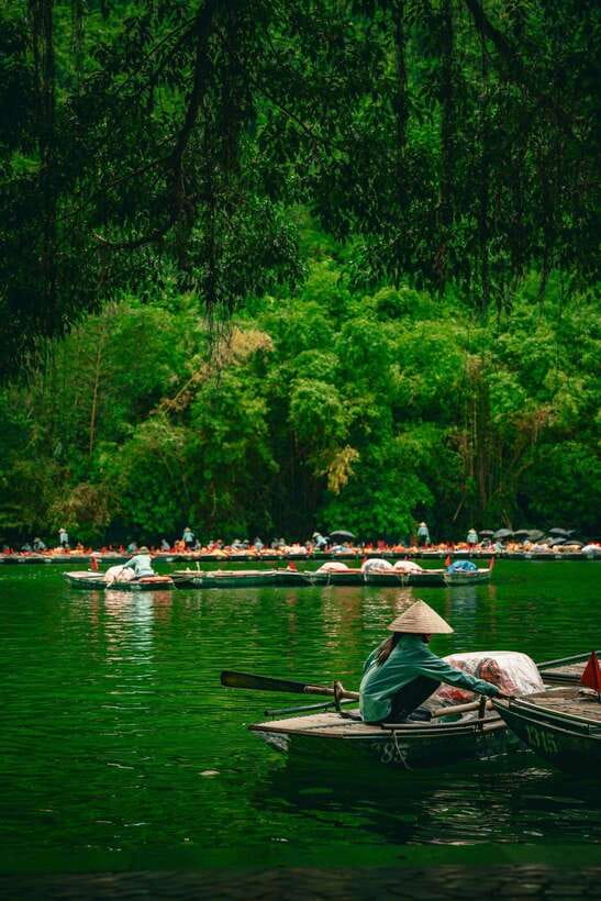 Hanoi: Ninh Binh, Tam Coc, Mua Cave & Hoa Lu with cycling - Who should book this tour