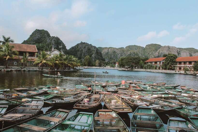 Hanoi:Ninh Binh-Trang An-Mua Cave-Hoa Lu&Cycling BEST SELLER - Lunch with 30 traditional Vietnamese dishes