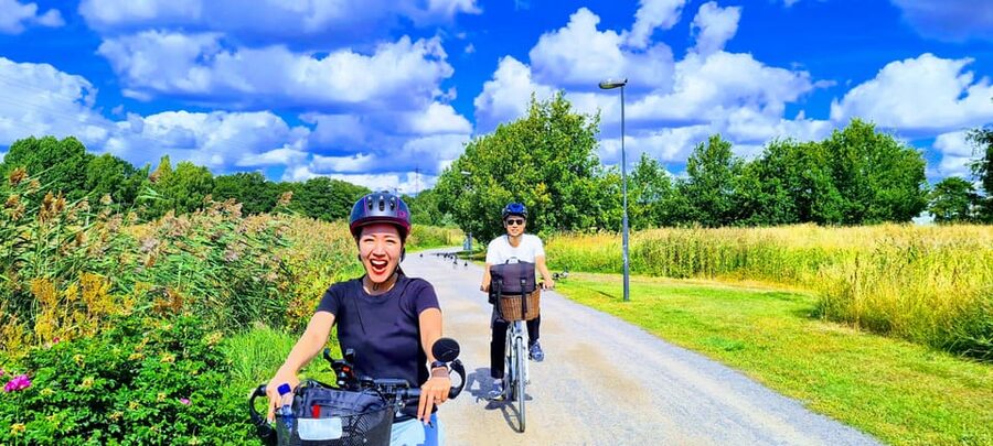 Helsinki: Bike or E-Bike Tour, BBQ, Sauna, Parks, and Forest - Guide quality and group atmosphere