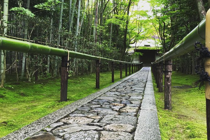 Hidden Kyoto E-Biking tour - Guides are a major part of the value