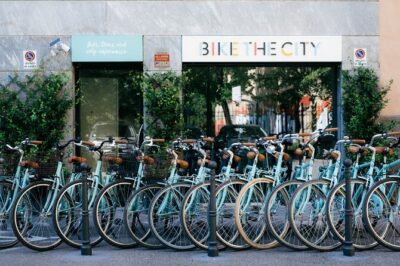 Highlights and hidden gems of Milan Bike Tour