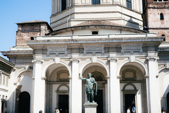 Highlights and hidden gems of Milan Bike Tour - La Scala and the elegant streets around Manzoni