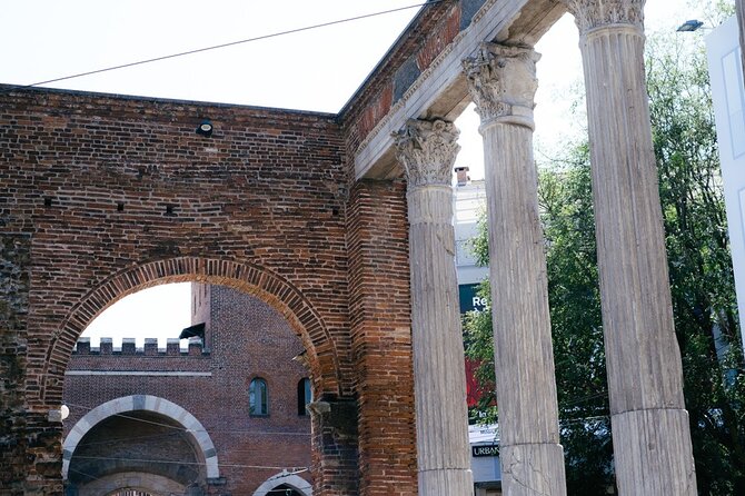 Highlights and hidden gems of Milan Bike Tour - Parco Sempione and the Peace Arch