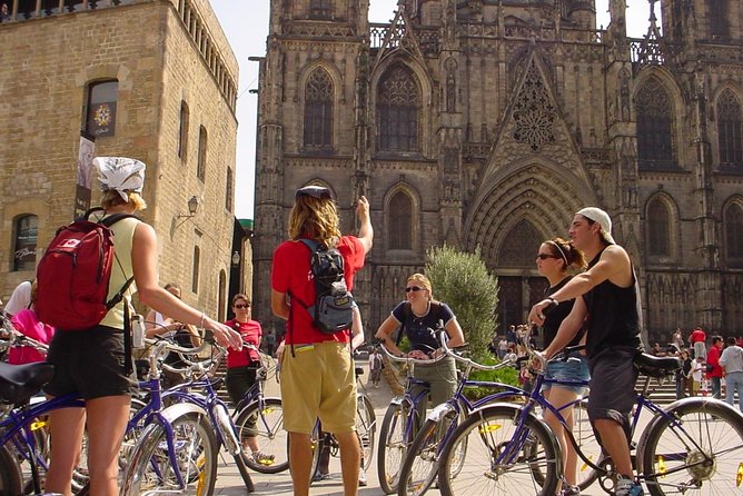 Highlights & Hidden Spots of Barcelona Bike Tour w/ Local Guide - Why a bike is a smart way to meet Barcelona