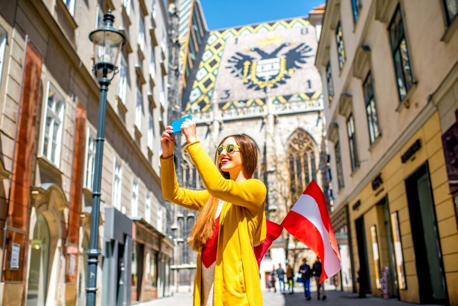 Highlights of Vienna: Private Bike Tour with Licensed Guide - The four-hour route adds Karlskirche and Belvedere