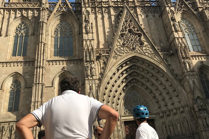 Historical Barcelona E-bike Guided Tour - Guides, group size, and the human side of the ride