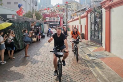Historical Singapore Bike Tour on Full-Sized Bicycles