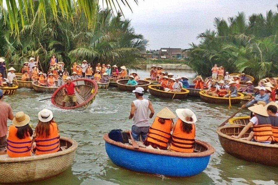 Hoi An Countryside Bike Tour & Basket Boat Ride - The meal gives the tour its best human touch
