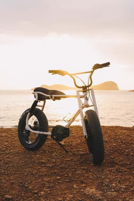 Ibiza: E-Bike self-guided rental adventure - Las Dalias and the San Carlos Stop