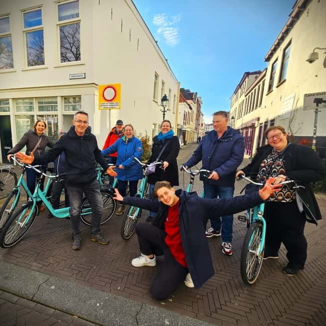 Interactive Safe 2,5hr Bike tour with Entertaining Guide - Key points to know before you book